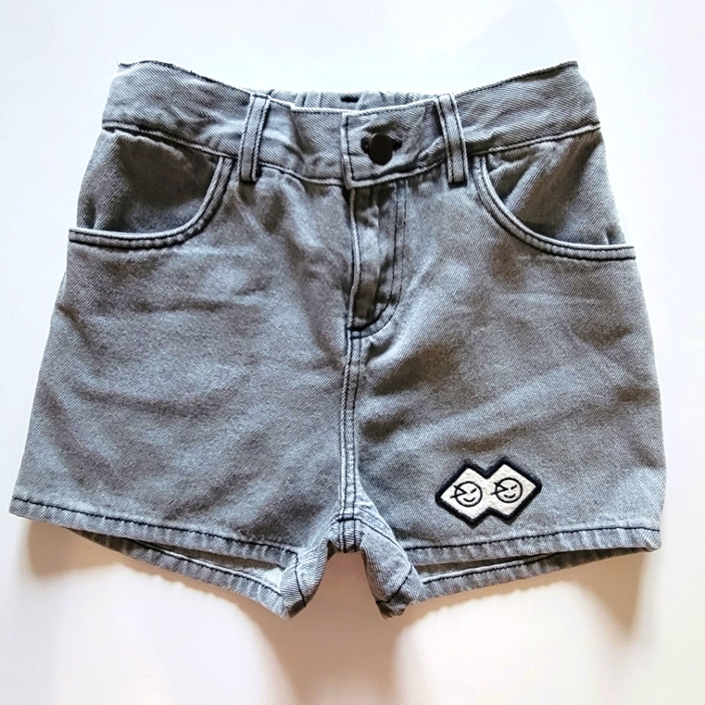 wynken brand new girl short. Size 8. With tag